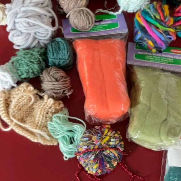 Bundle of Yarn and Wool Roving - Picture 2 of 7